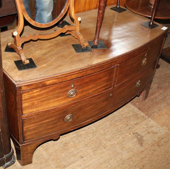 Small bowfront chest of 2 short and 1 long drawer